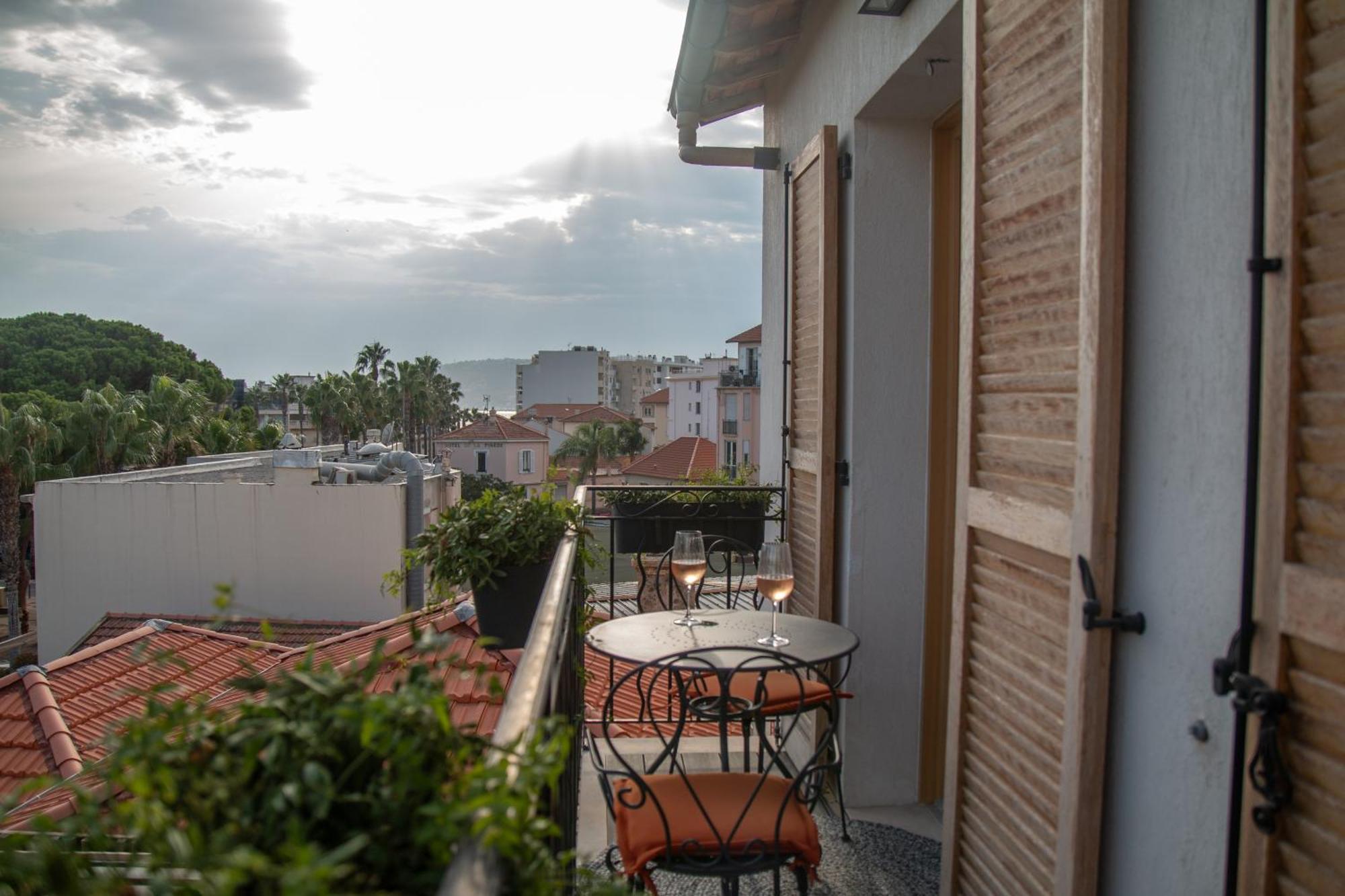 Unique Boutique Hotel Antibes Juan-Les-Pins Екстериор снимка